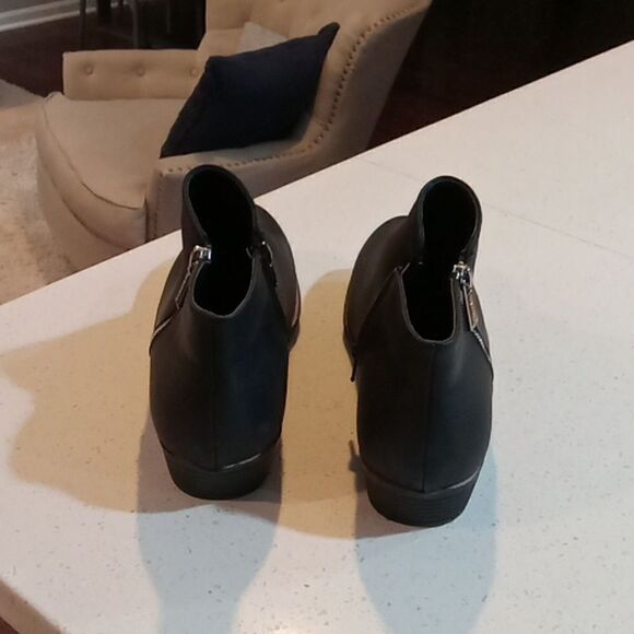 Nautica Alara black ankle bootie with side zip and 1" heel size 10 NWT - Picture 7 of 8